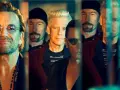 Le groupe de rock irlandais connu U2, avec Bono au premier plan, dans une composition stylisée.