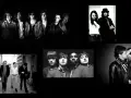 Un groupe rock français des années 2000, capturé dans des poses stylées, entre ombres et lumières.