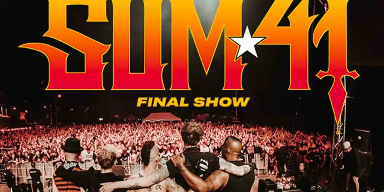 Le groupe Sum 41 sur scène pour leur "Final Show" devant une foule immense.