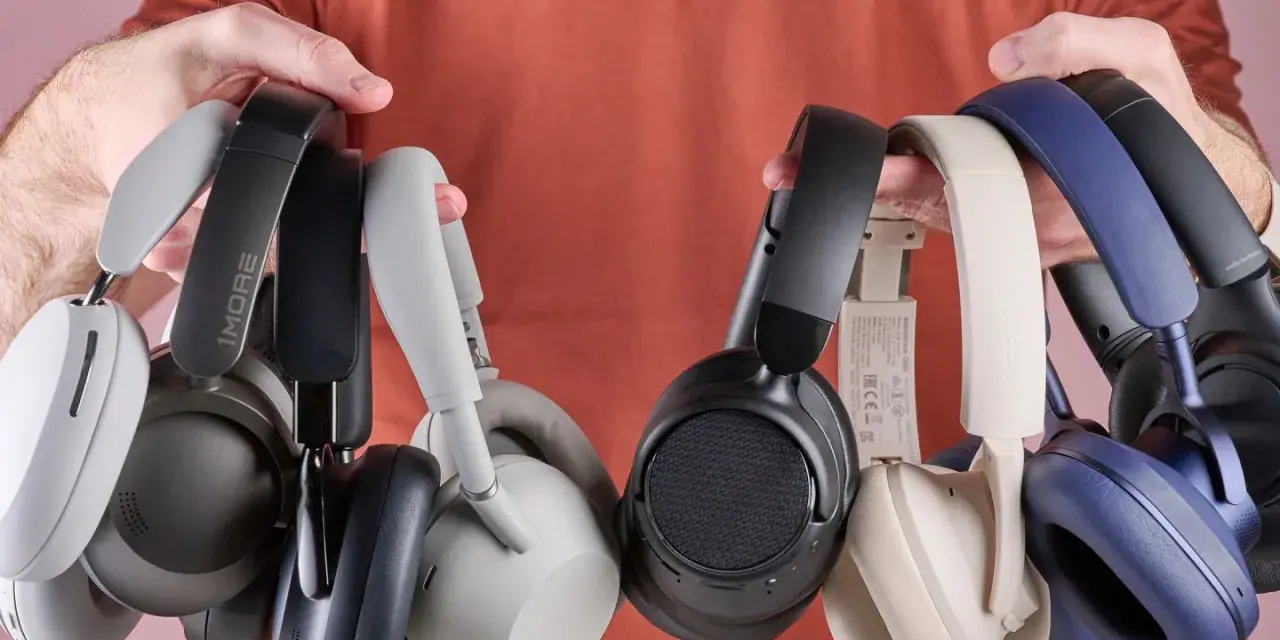Une collection de casques audio, certains conçus pour le confort et la réduction du bruit, idéaux pour atténuer les acouphènes.