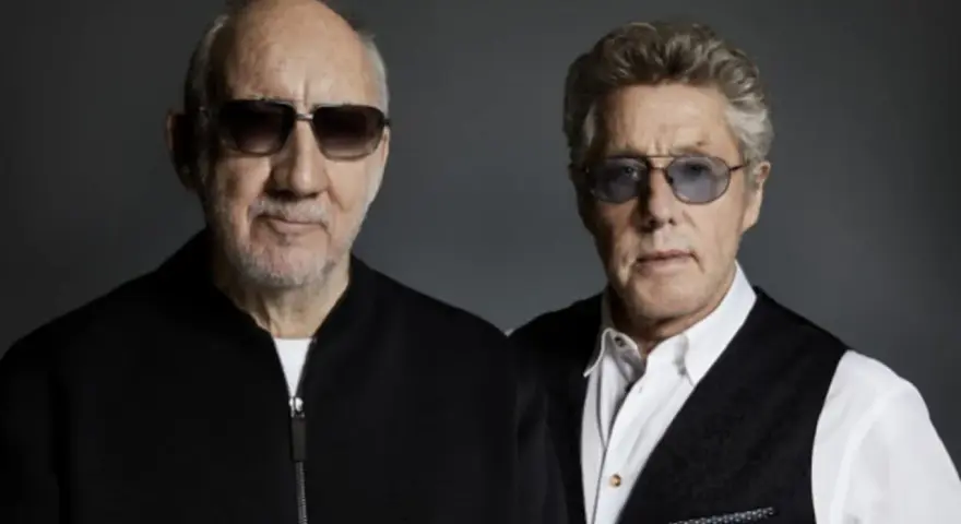 Roger Daltrey et Pete Townshend, membres du premier groupe de metal, portent des lunettes de soleil.