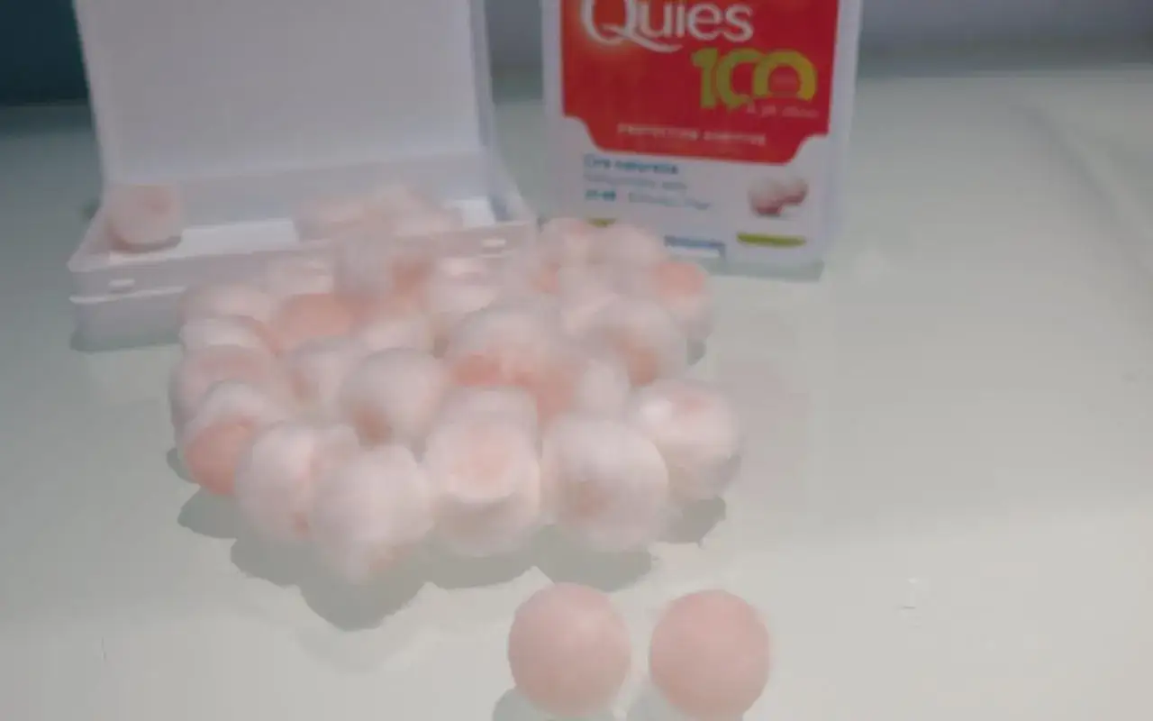 Boules quies en cire, attention au danger d'étouffement pour les jeunes enfants.