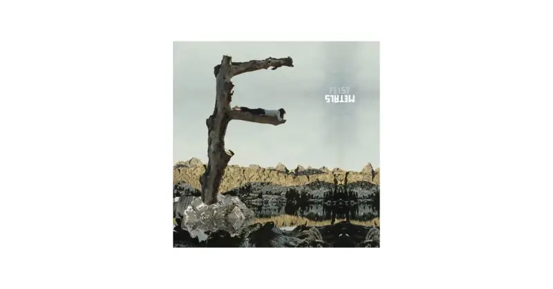 Pochette de l'album "Metals" de Feist, avec une femme allongée sur une branche en forme de F.